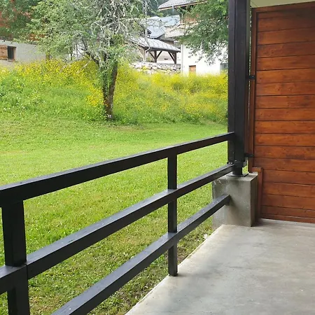 Spacieux Au Pied Des Pistes Avec Parking Et Balcon - Fr-1-573-38 *
