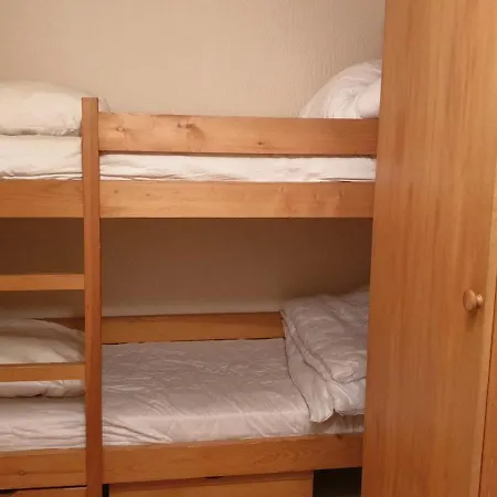 Spacieux Au Pied Des Pistes Avec Parking Et Balcon - Fr-1-573-38